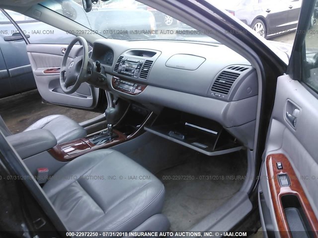 4T1BF30KX2U524001 - 2002 TOYOTA CAMRY LE/XLE/SE Bordo foto 5