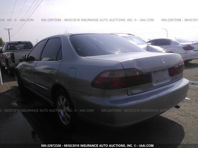 1HGCG5652YA085021 - 2000 HONDA ACCORD EX GRAY photo 3