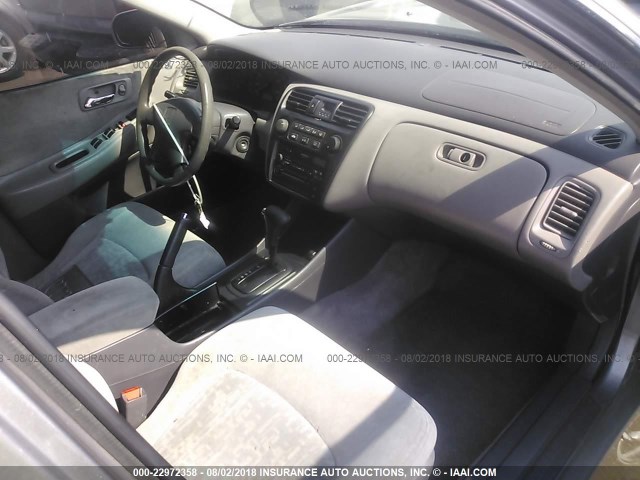 1HGCG5652YA085021 - 2000 HONDA ACCORD EX GRAY photo 5