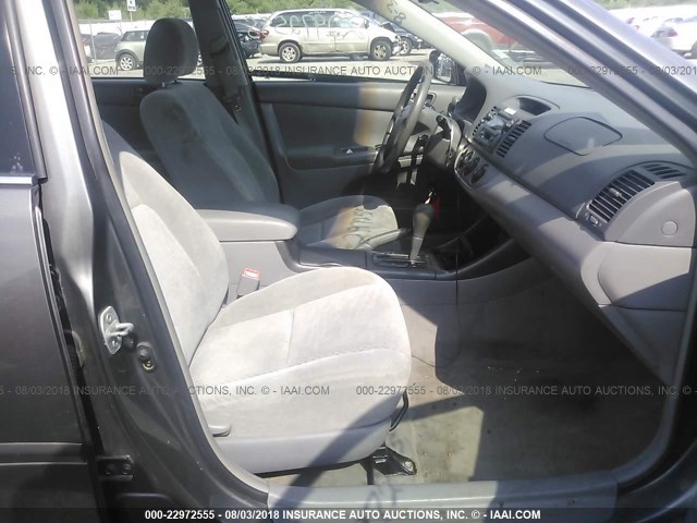 4T1BE32K94U811123 - 2004 TOYOTA CAMRY LE/XLE/SE Сұр фото 5