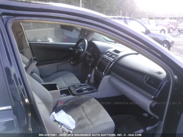 4T4BF1FK6CR181836 - 2012 TOYOTA CAMRY SE/LE/XLE BLACK photo 5