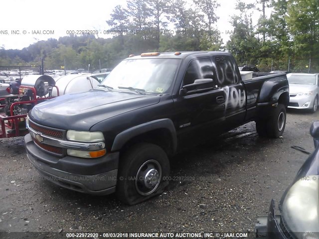 1GCJC39G92E113917 - 2002 CHEVROLET SILVERADO C3500 BLACK photo 2