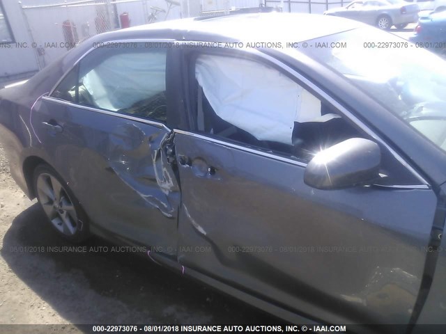 4T1BF1FK6EU386618 - 2014 TOYOTA CAMRY L/SE/LE/XLE 灰色 照片 6