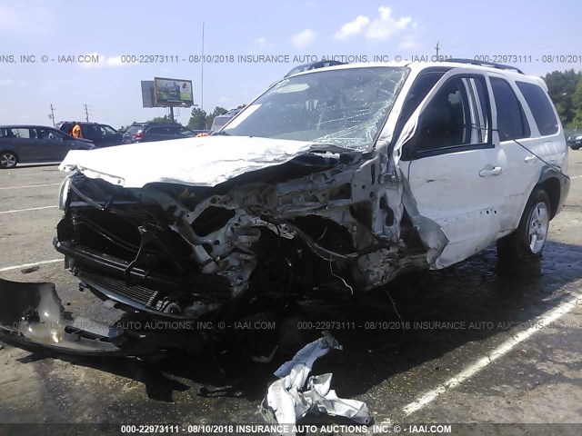 4F2YZ06145KM36628 - 2005 MAZDA TRIBUTE S WHITE photo 2