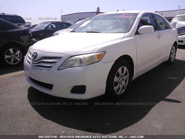 4T4BF3EKXBR195380 - 2011 TOYOTA CAMRY SE/LE/XLE თეთრი ფოტო 2