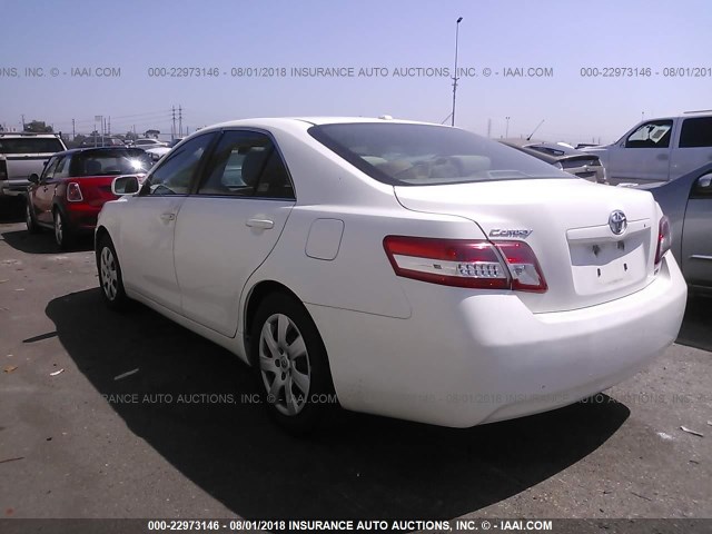 4T4BF3EKXBR195380 - 2011 TOYOTA CAMRY SE/LE/XLE თეთრი ფოტო 3