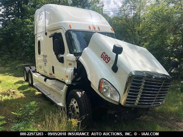 1FUJGLDR2CLBR7651 - 2012 FREIGHTLINER CASCADIA 125  WHITE photo 1