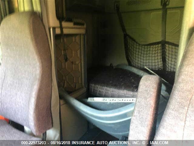 1FUJGLDR2CLBR7651 - 2012 FREIGHTLINER CASCADIA 125  WHITE photo 6