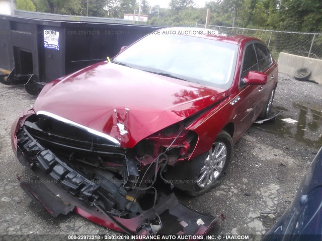 1G4HJ5EM2BU106305 - 2011 BUICK LUCERNE CXL RED photo 2