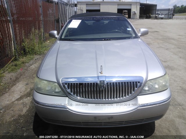 1LNHM81W33Y605222 - 2003 LINCOLN TOWN CAR EXECUTIVE Серебристый фото 6