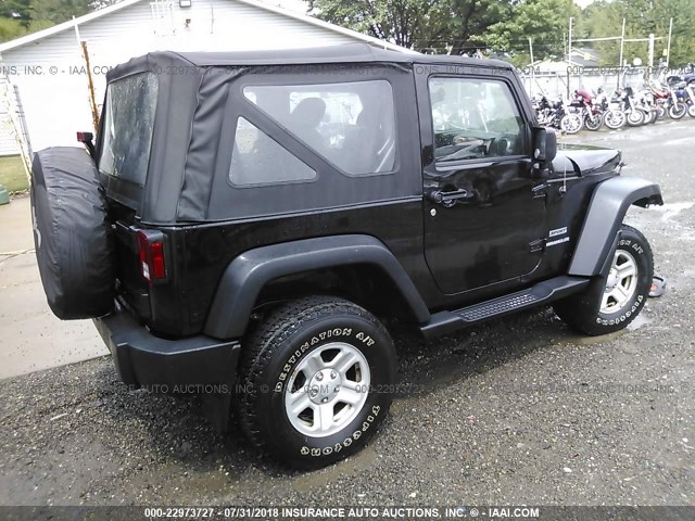 1C4AJWAG4DL558695 - 2013 JEEP WRANGLER SPORT 黑色 照片 4