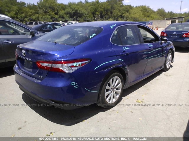 4T1B11HK9JU503257 - 2018 TOYOTA CAMRY L/LE/XLE/SE/XSE BLUE photo 4