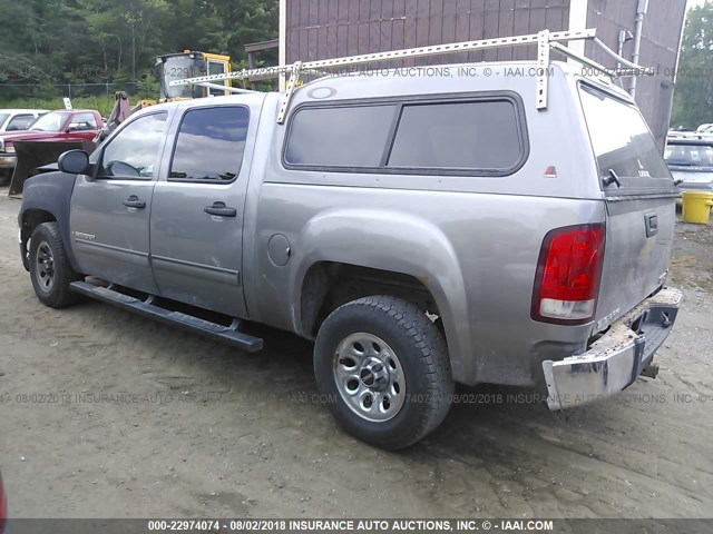 2GTEK13C681329569 - 2008 GMC SIERRA K1500 GRAY photo 3