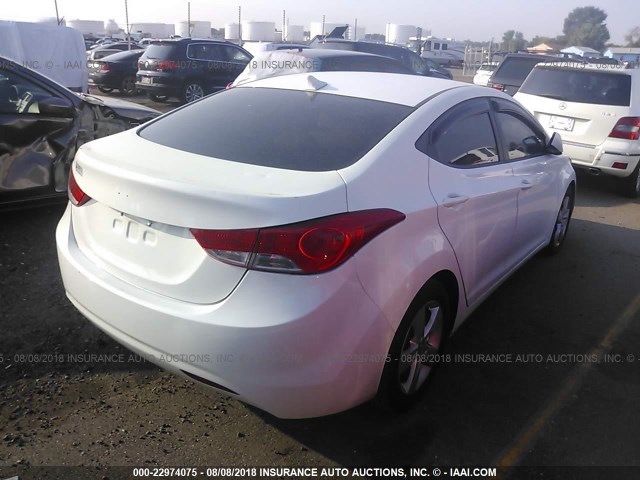 5NPDH4AE1DH387582 - 2013 HYUNDAI ELANTRA GLS/LIMITED WHITE photo 4