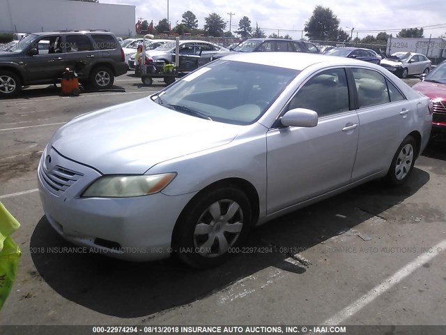 4T1BE46K27U653471 - 2007 TOYOTA CAMRY NEW GENERAT CE/LE/XLE/SE SILVER photo 2