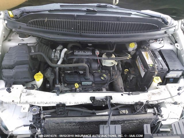 1A4GP45RX6B745824 - 2006 CHRYSLER TOWN & COUNTRY  WHITE photo 10