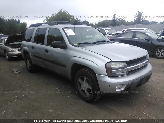 1GNET16S656155269 - 2005 CHEVROLET TRAILBLAZER EXT LS/EXT LT GRAY photo 1