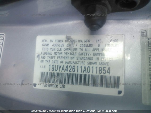 19UYA42611A011854 - 2001 ACURA 3.2CL TYPE-S SILVER photo 9