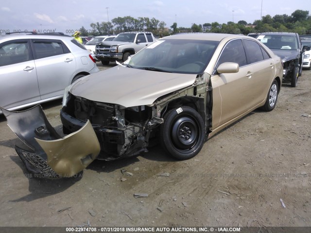 4T1BF3EK3AU109481 - 2010 TOYOTA CAMRY SE/LE/XLE ოქროსფერი ფოტო 2