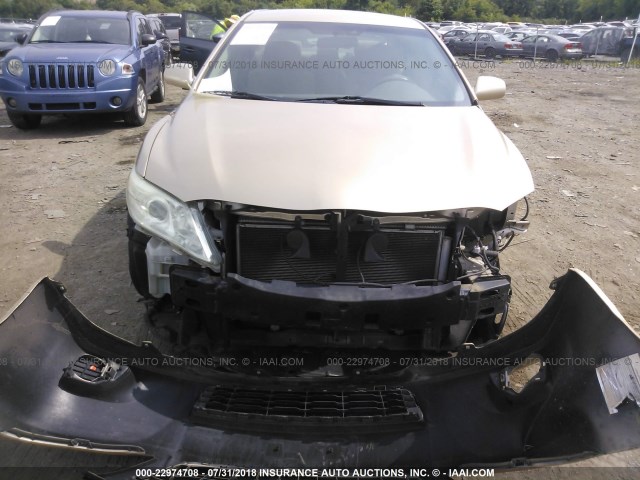 4T1BF3EK3AU109481 - 2010 TOYOTA CAMRY SE/LE/XLE ოქროსფერი ფოტო 6