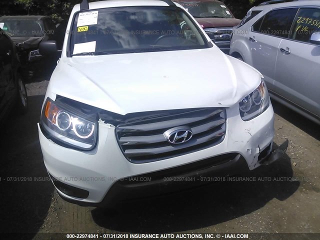 5XYZGDAB2CG129169 - 2012 HYUNDAI SANTA FE GLS WHITE photo 6