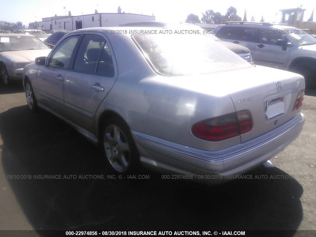 WDBJF70J82B430790 - 2002 MERCEDES-BENZ E 430 SILVER photo 3