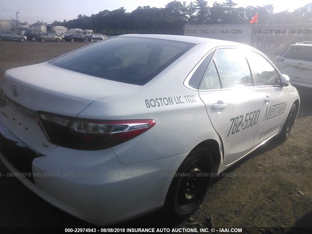 4T4BF1FK7FR456067 - 2015 TOYOTA CAMRY LE/XLE/SE/XSE WHITE photo 4