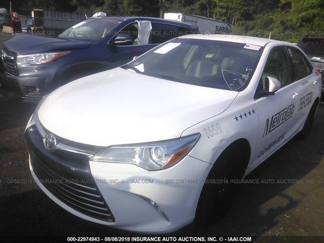 4T4BF1FK7FR456067 - 2015 TOYOTA CAMRY LE/XLE/SE/XSE WHITE photo 6