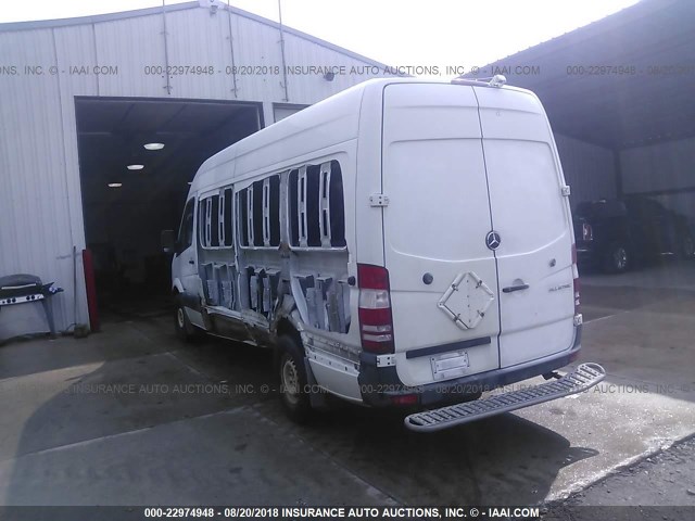 WD3PE8DE8E5898288 - 2014 MERCEDES-BENZ SPRINTER 2500 WHITE photo 3