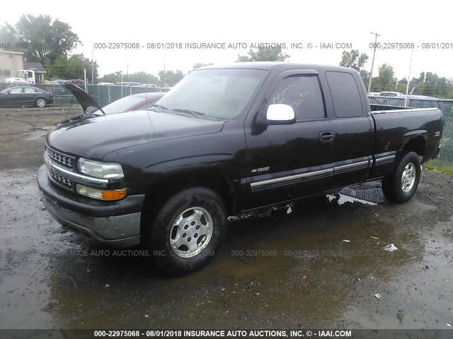 1GCEK19T11E124205 - 2001 CHEVROLET SILVERADO K1500 BLACK photo 2