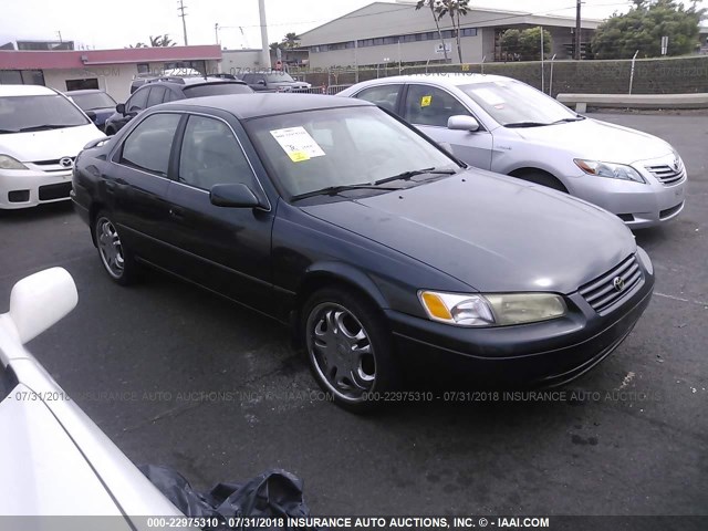 JT2BG22K4V0006057 - 1997 TOYOTA CAMRY LE/XLE GREEN photo 1