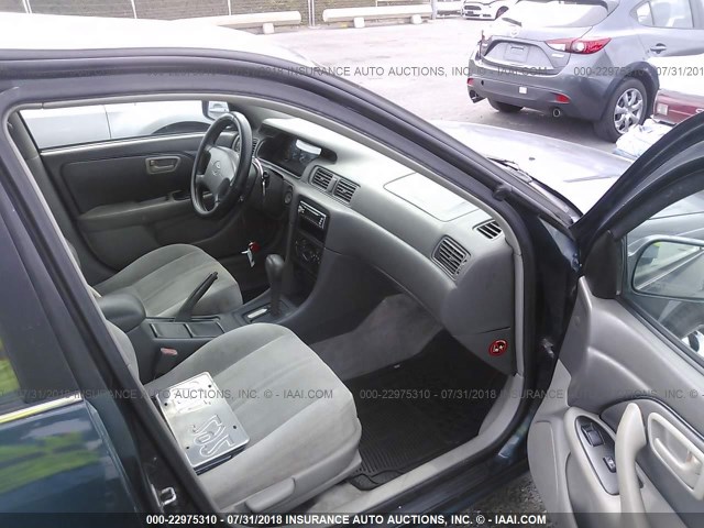 JT2BG22K4V0006057 - 1997 TOYOTA CAMRY LE/XLE GREEN photo 5
