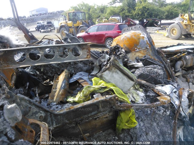 1FUJGLDR3DSBV4587 - 2013 FREIGHTLINER CASCADIA 125  BLUE photo 5