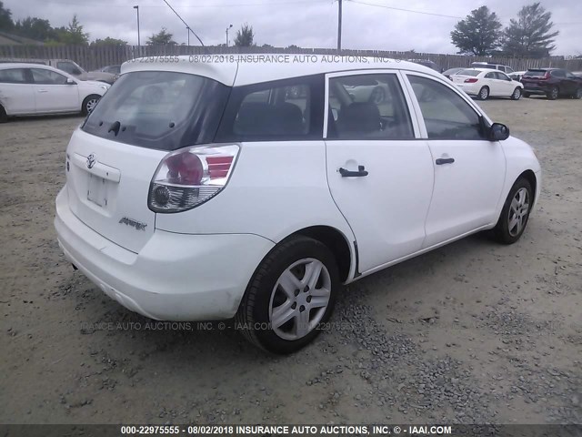 2T1KR32E15C438936 - 2005 TOYOTA COROLLA MATRIX XR WHITE photo 4