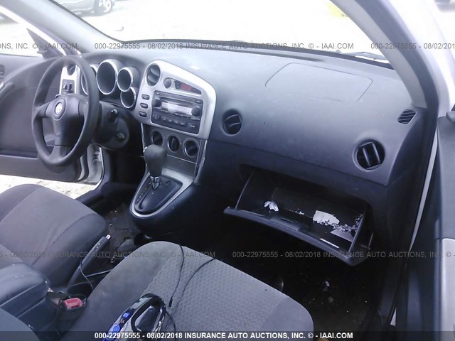 2T1KR32E15C438936 - 2005 TOYOTA COROLLA MATRIX XR WHITE photo 5