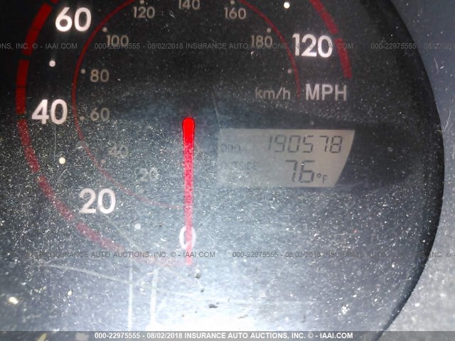 2T1KR32E15C438936 - 2005 TOYOTA COROLLA MATRIX XR WHITE photo 7