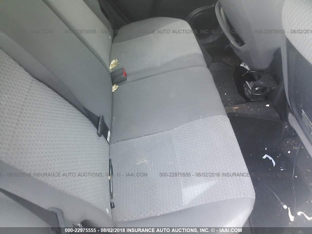 2T1KR32E15C438936 - 2005 TOYOTA COROLLA MATRIX XR WHITE photo 8