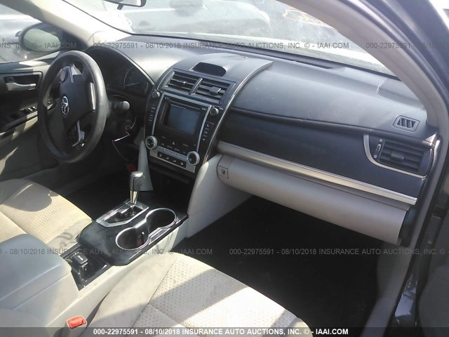 4T4BF1FK7CR250131 - 2012 TOYOTA CAMRY SE/LE/XLE 灰色 照片 5
