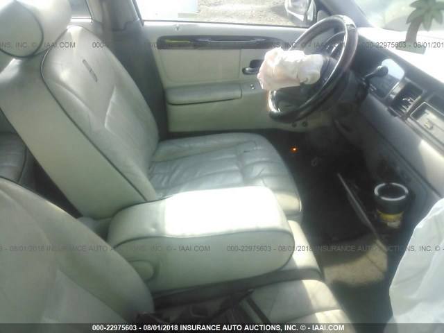 1LNFM81W5WY646317 - 1998 LINCOLN TOWN CAR EXECUTIVE WHITE photo 5