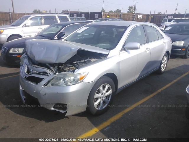 4T1BF3EK7BU773171 - 2011 TOYOTA CAMRY SE/LE/XLE 银色 照片 2