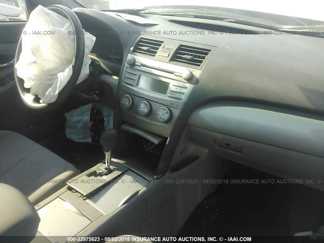 4T1BF3EK7BU773171 - 2011 TOYOTA CAMRY SE/LE/XLE 银色 照片 5