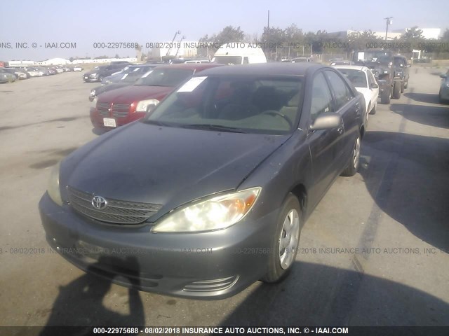 4T1BE32K22U579929 - 2002 TOYOTA CAMRY LE/XLE/SE 银色 照片 2