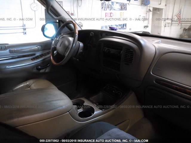 5LMFU28A5YLJ31449 - 2000 LINCOLN NAVIGATOR 红色 照片 5