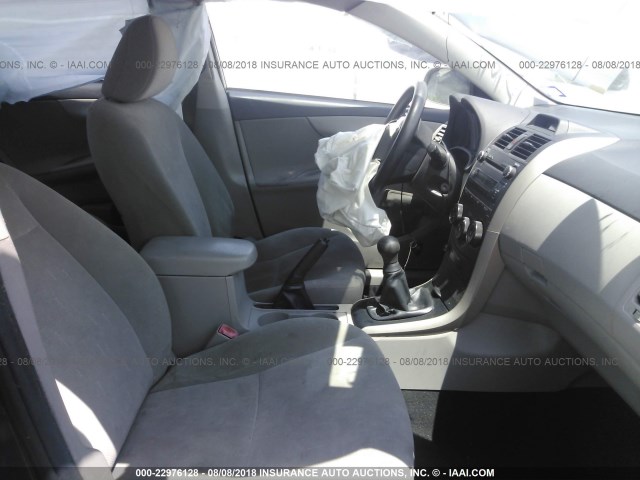 2T1BU4EEXCC867568 - 2012 TOYOTA COROLLA S/LE GRAY photo 5