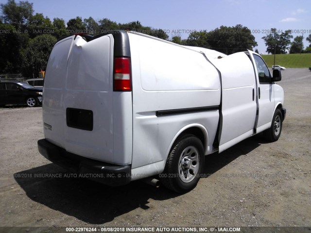 1GCSGAF45D1178619 - 2013 CHEVROLET EXPRESS G1500  WHITE photo 4