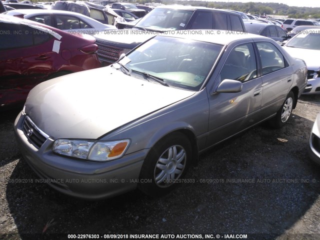 4T1BG22K3YU629556 - 2000 TOYOTA CAMRY CE/LE/XLE GOLD photo 2