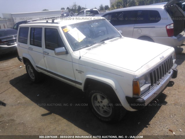 1JCMT7840HT149932 - 1987 JEEP CHEROKEE LAREDO WHITE photo 1