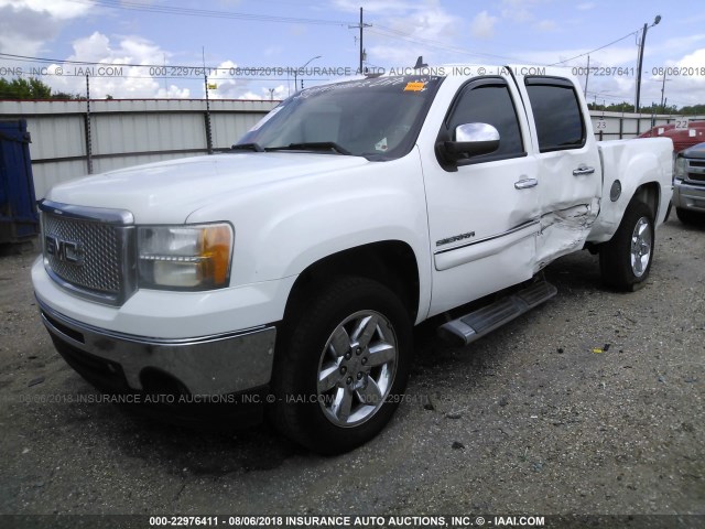 3GTP1VE06DG111381 - 2013 GMC SIERRA C1500 SLE WHITE photo 2