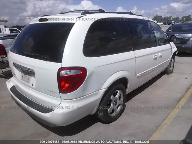 2C4GP54L65R241442 - 2005 CHRYSLER TOWN & COUNTRY TOURING WHITE photo 4