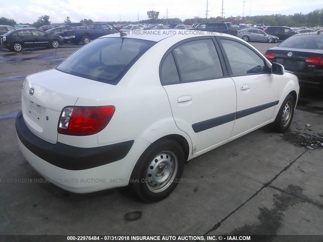 KNADE123466121181 - 2006 KIA RIO WHITE photo 4